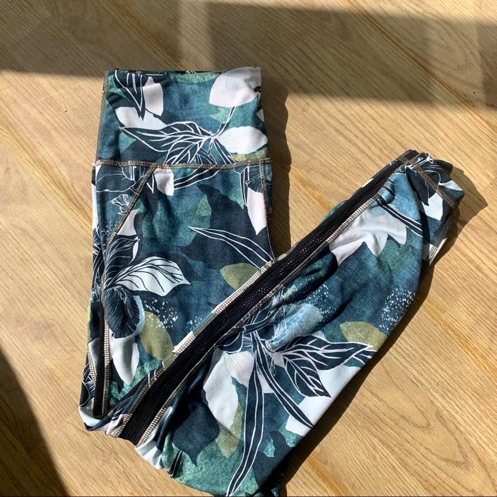 Athleta High Waisted Chaturanga Floral Tropical Leggings S